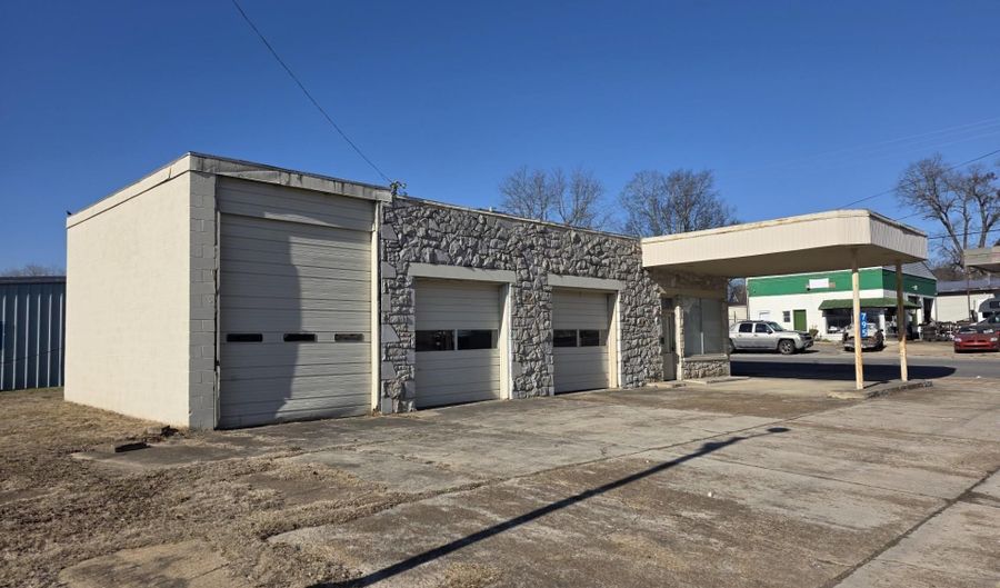 795 N Central Ave, Batesville, AR 72501 - 0 Beds, 0 Bath