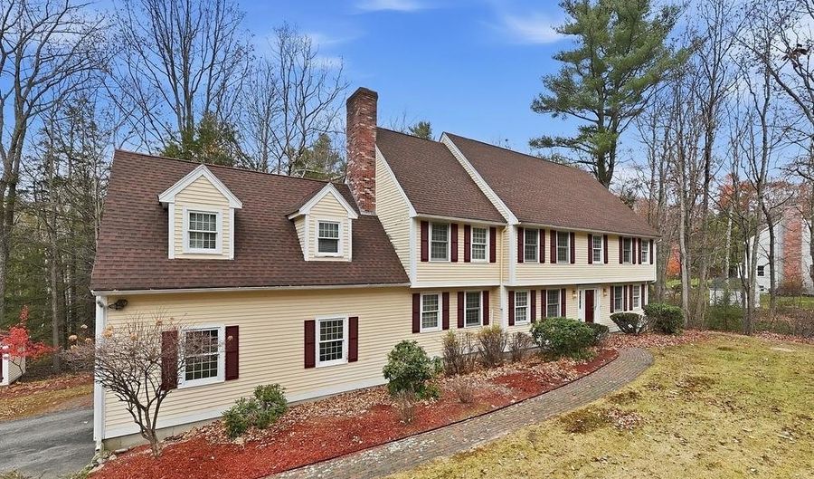 95 Hitching Post Ln, Bedford, NH 03110 - 4 Beds, 3 Bath