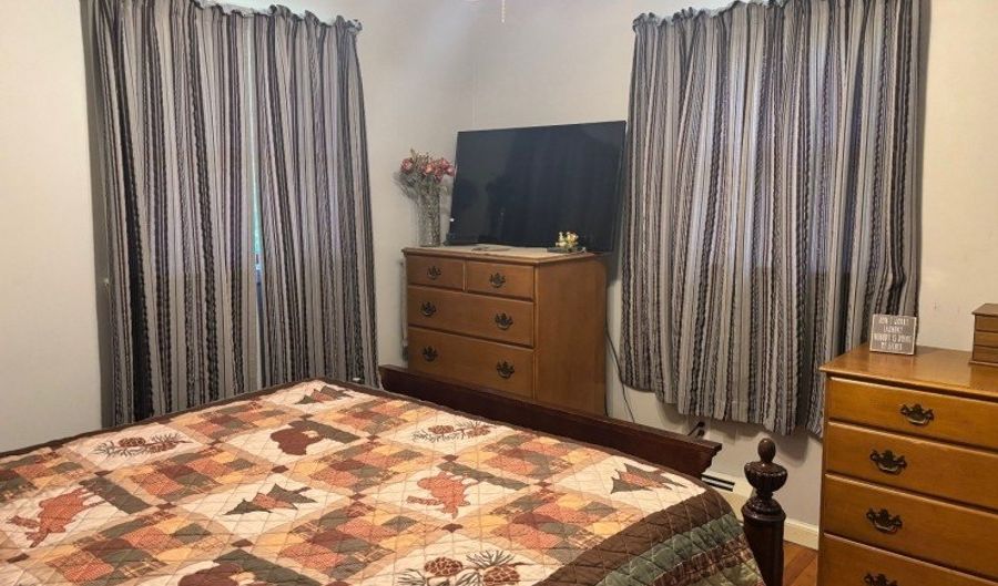 108 Hillside Dr, Andover, NJ 07860 - 2 Beds, 1 Bath