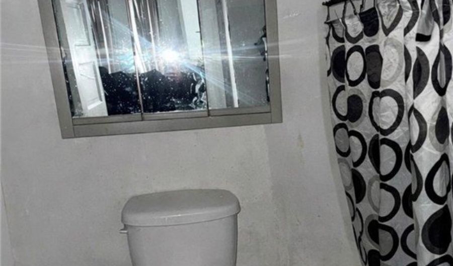 936 Schuyler St, Utica, NY 13502 - 4 Beds, 1 Bath