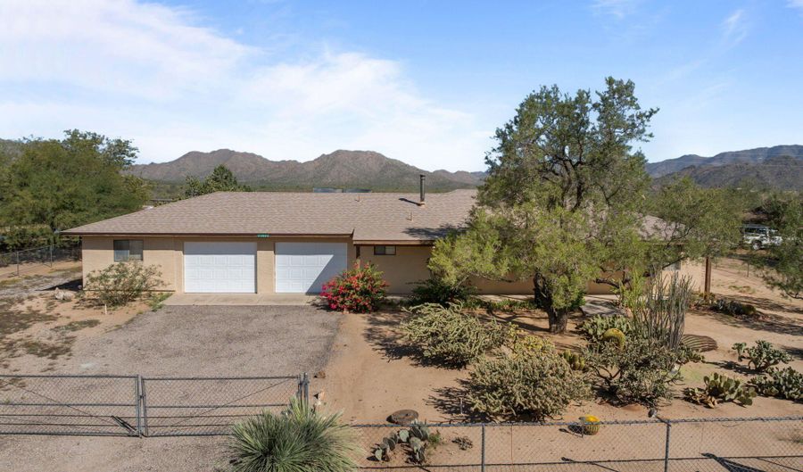 23680 W COLEMAN Dr, Congress, AZ 85332 - 2 Beds, 2 Bath