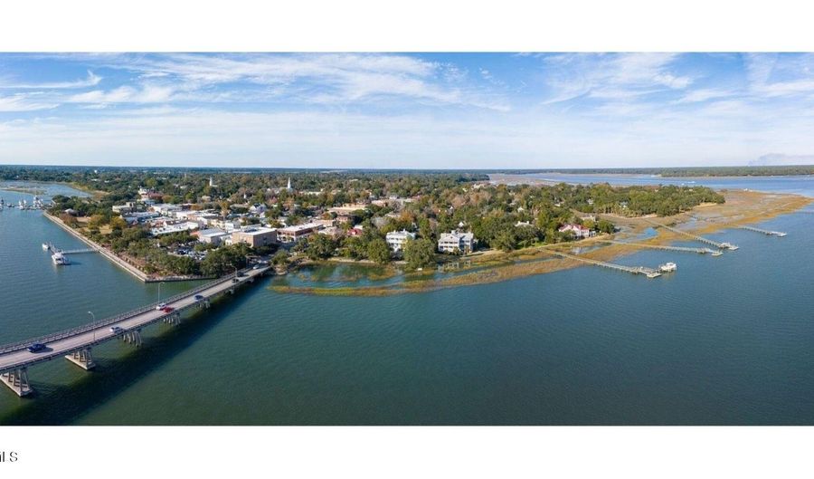 601 Bay St, Beaufort, SC 29902 - 6 Beds, 7 Bath