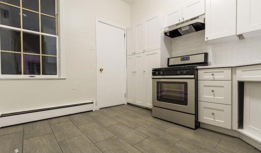 154 W 29TH St 2, Bayonne, NJ 07002 - 3 Beds, 1 Bath
