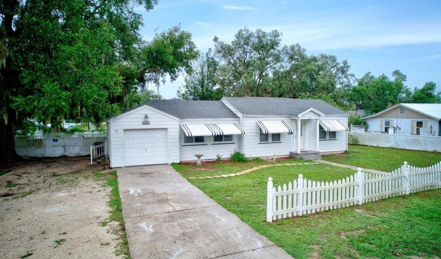 108 JIM RODGERS Ave, Avon Park, FL 33825 - 3 Beds, 2 Bath