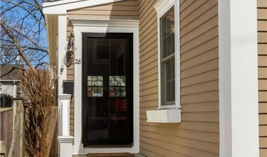 28 Extension St, Newport, RI 02840 - 3 Beds, 2 Bath