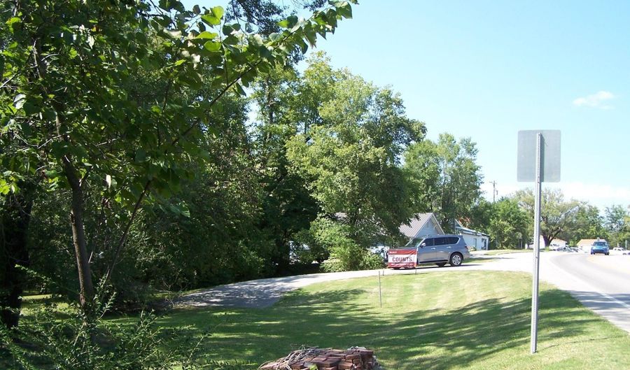 545 Ash Flat Dr, Ash Flat, AR 72542 - 2 Beds, 1 Bath