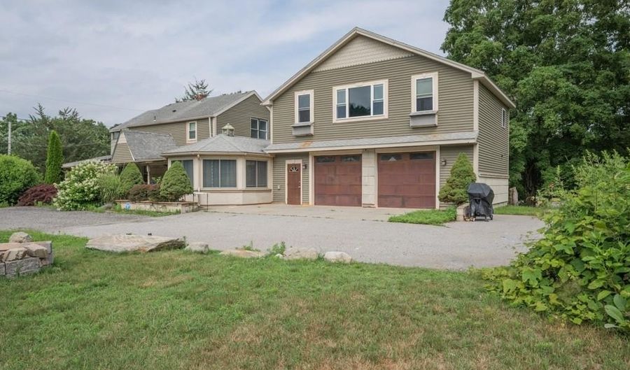 805 Farnum Pike, North Smithfield, RI 02896 - 5 Beds, 3 Bath