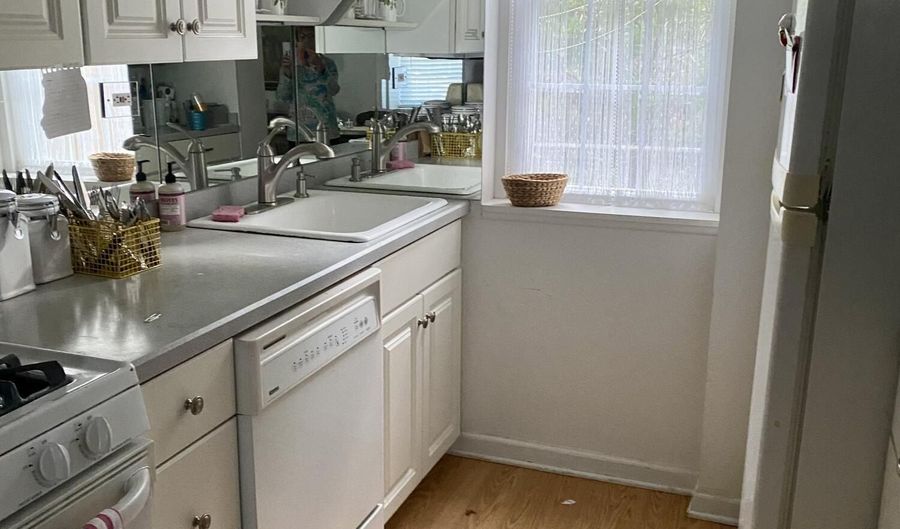 330 Norwood Ln, Avon By The Sea, NJ 07717 - 2 Beds, 1 Bath