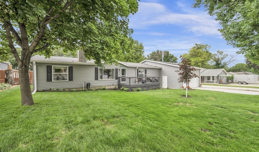 521 Okoboji Grove Rd #20, Arnolds Park, IA 51331 - 3 Beds, 2 Bath