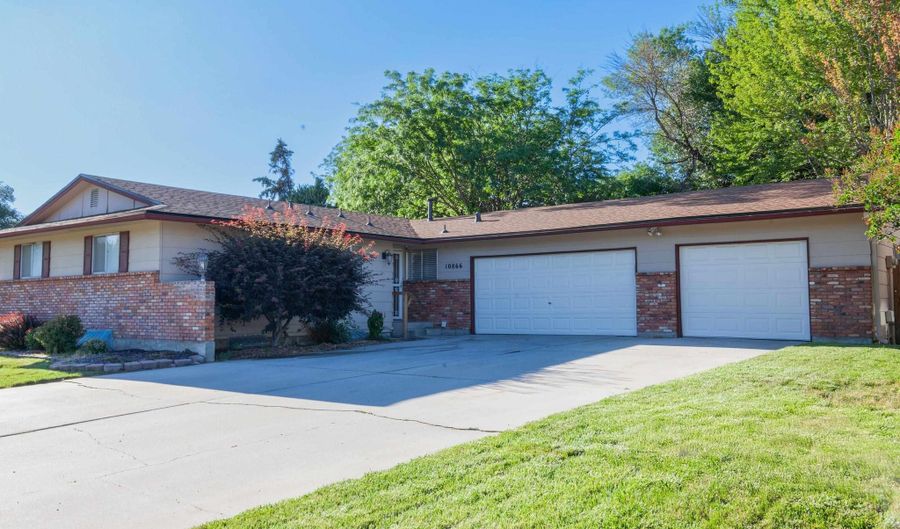 10866 W Sandhurst, Boise, ID 83709 - 5 Beds, 3 Bath