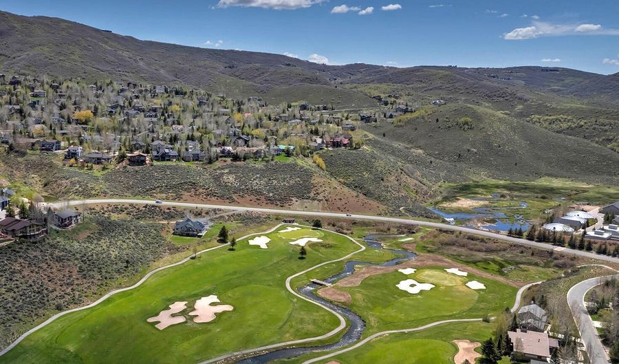 8921 Daybreaker Dr, Park City, UT 84098 - 5 Beds, 4 Bath