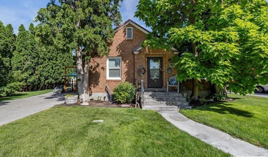 851 S Shilling Ave, Blackfoot, ID 83221 - 4 Beds, 2 Bath