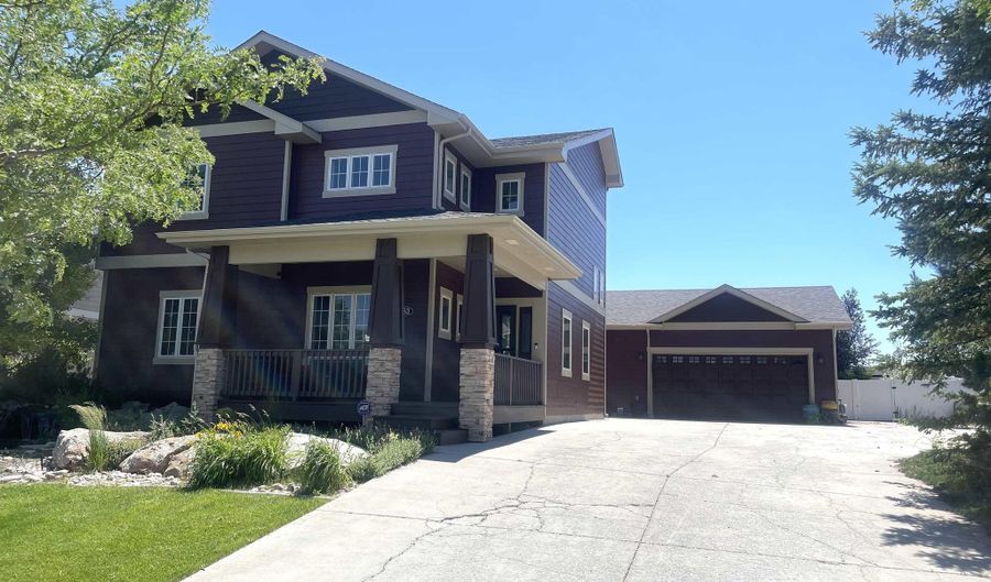 7353 HUNTZ Dr, Cheyenne, WY 82009 - 6 Beds, 4 Bath