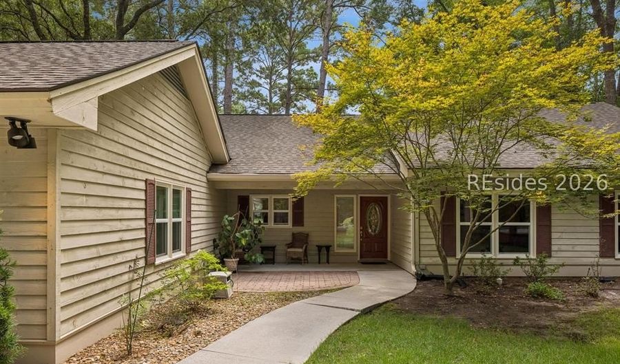 228 White Oaks Cir, Bluffton, SC 29910 - 3 Beds, 2 Bath