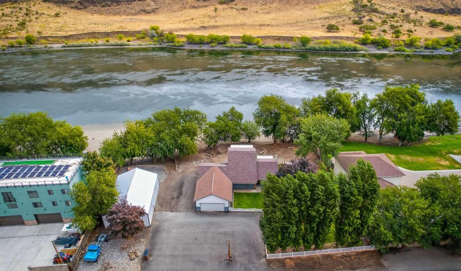 13353 Snake River Rd, Asotin, WA 99402 - 4 Beds, 3 Bath
