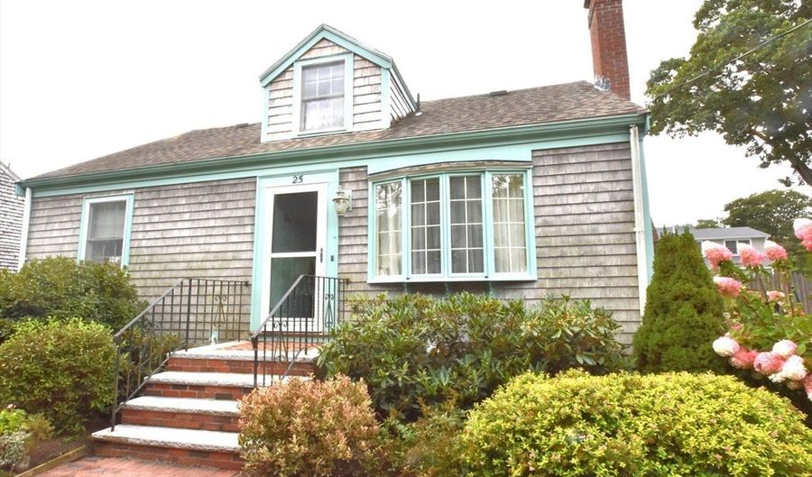 25 Foster Dr, Beverly, MA 01915 - 4 Beds, 2 Bath
