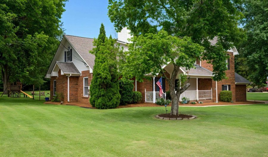 4004 POPLAR Dr, Adamsville, AL 35005 - 4 Beds, 3 Bath