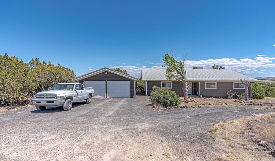 12 Navajo Dr, Concho, AZ 85924 - 4 Beds, 2 Bath