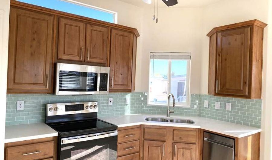 702 S. Meridian Rd 0180, Apache Junction, AZ 85120 - 1 Beds, 2 Bath