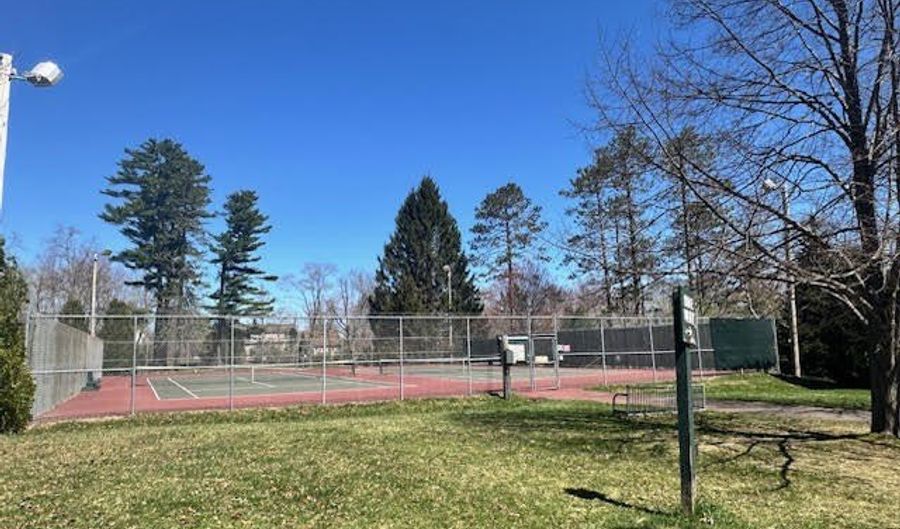 75 Northport Ave, Belfast, ME 04915 - 2 Beds, 2 Bath