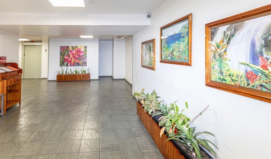 98-500 Koauka Loop 3L, Aiea, HI 96701 - 2 Beds, 1 Bath