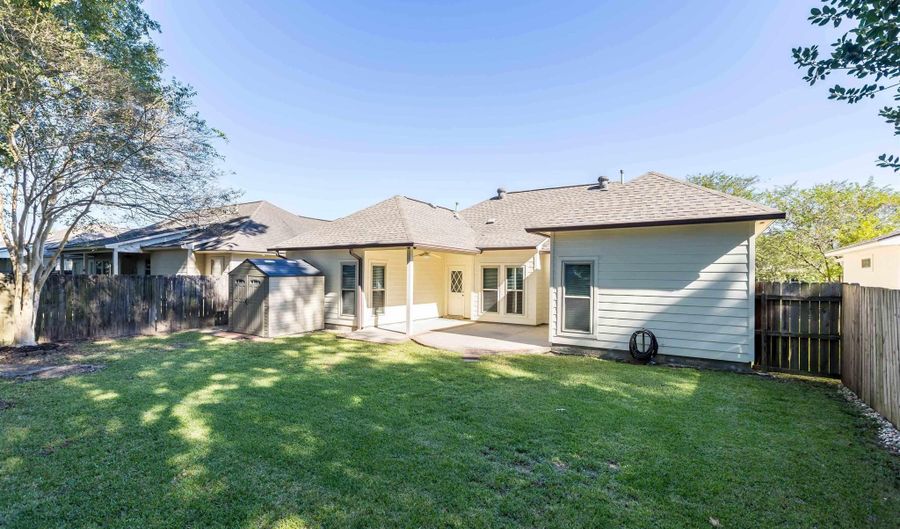 9320 Boone Dr, Baton Rouge, LA 70810 - 3 Beds, 2 Bath