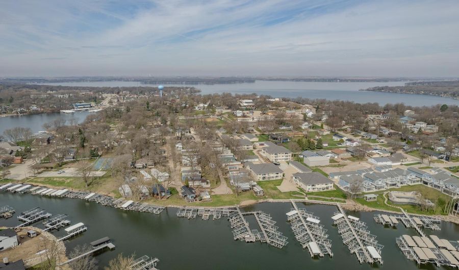 92 Rohr St #5, Arnolds Park, IA 51331 - 2 Beds, 1 Bath