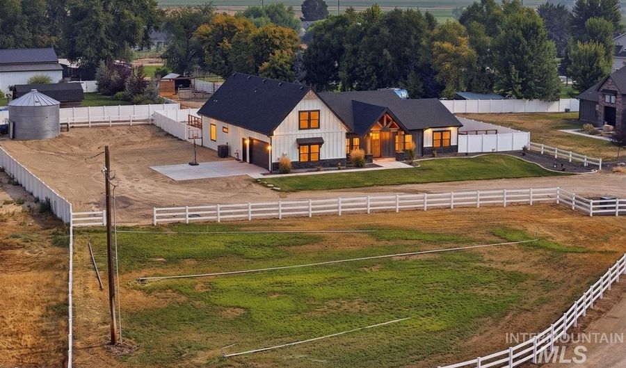 13958 Raptor Ln, Caldwell, ID 83607 - 5 Beds, 4 Bath