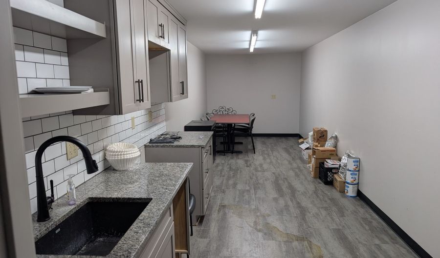 100 W 11th St, Anderson, IN 46016 - 0 Beds, 0 Bath