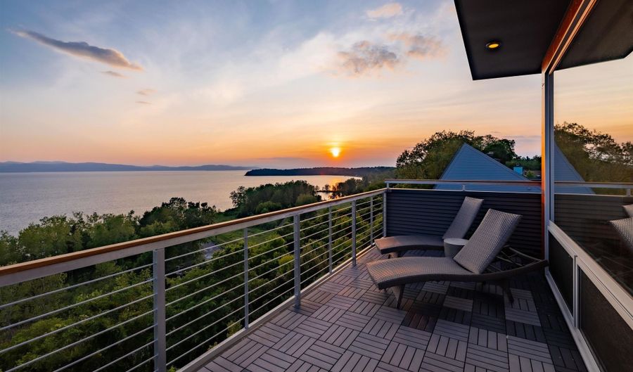 11 Lakeview Ter, Burlington, VT 05401 - 2 Beds, 4 Bath