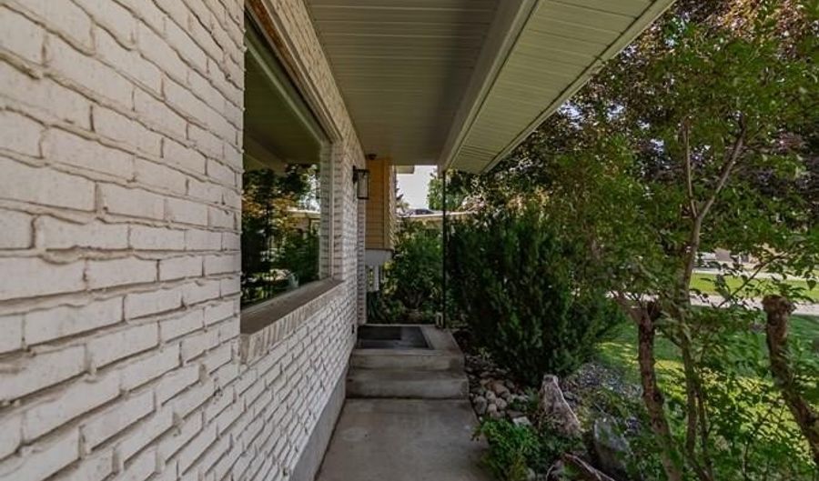 2039 Mckinzie Ave, Idaho Falls, ID 83404 - 3 Beds, 2 Bath