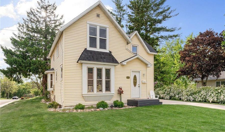 108 14th St SE, Austin, MN 55912 - 2 Beds, 2 Bath