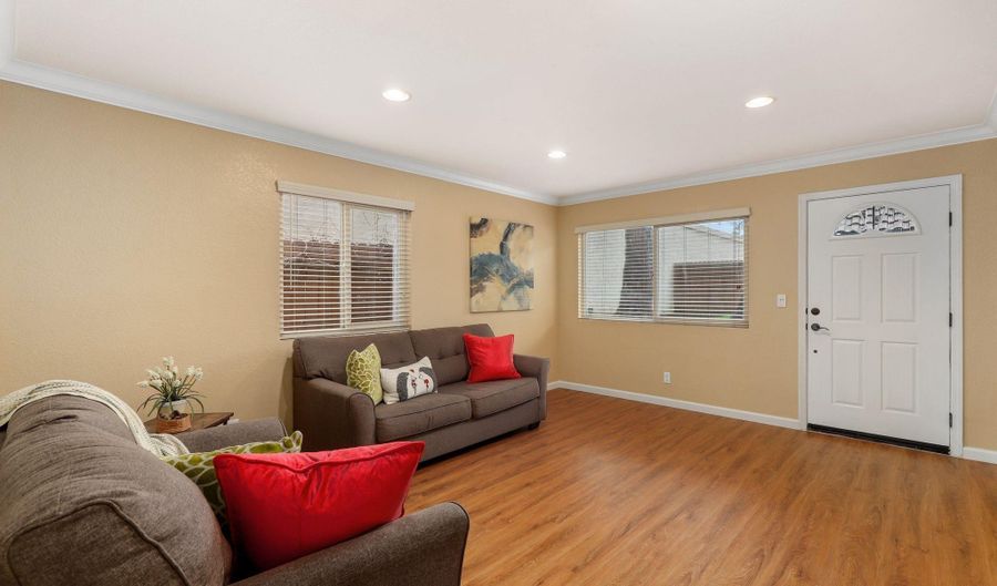 1405 N Broadway F, Escondido, CA 92026 - 4 Beds, 3 Bath