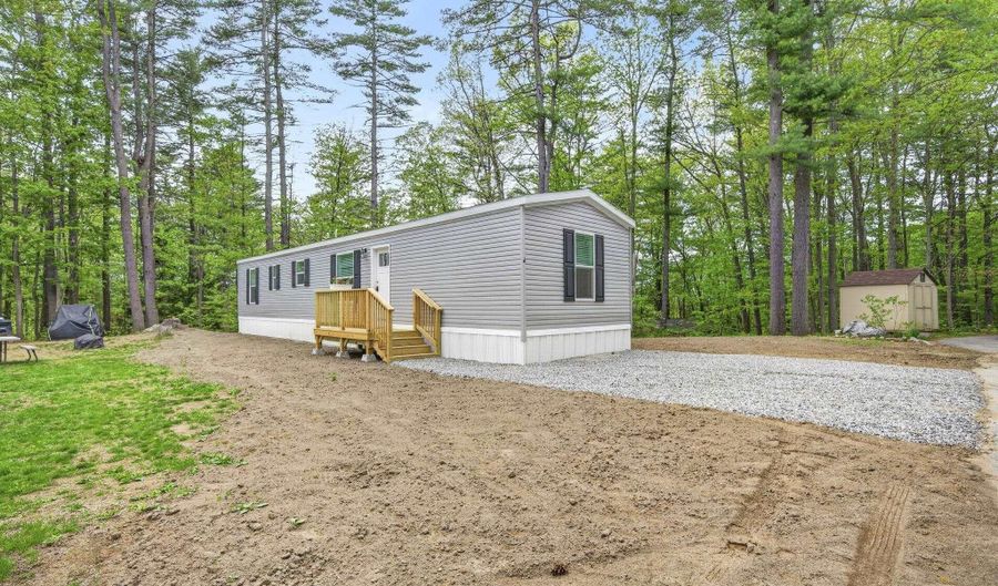 6 Neil Dr, Allenstown, NH 03275 - 2 Beds, 2 Bath