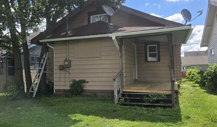 1031 Hendricks St, Anderson, IN 46016 - 3 Beds, 1 Bath