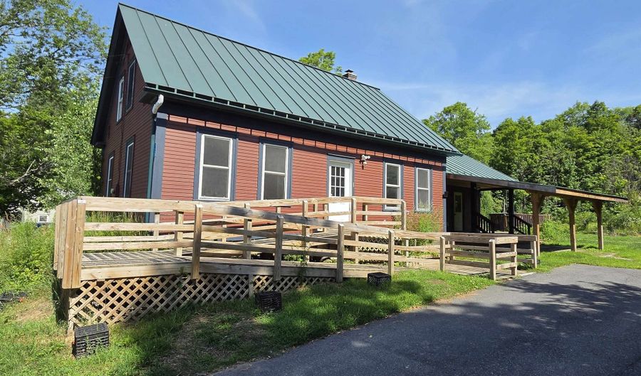 128 Elm St, Cabot, VT 05647 - 8 Beds, 4 Bath