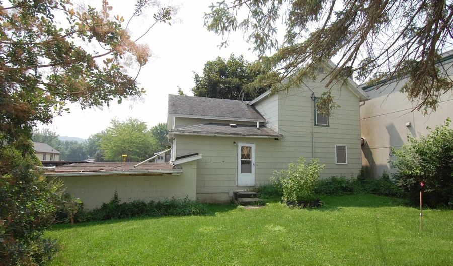 1070 Main St, Plain, WI 53577 - 3 Beds, 1 Bath