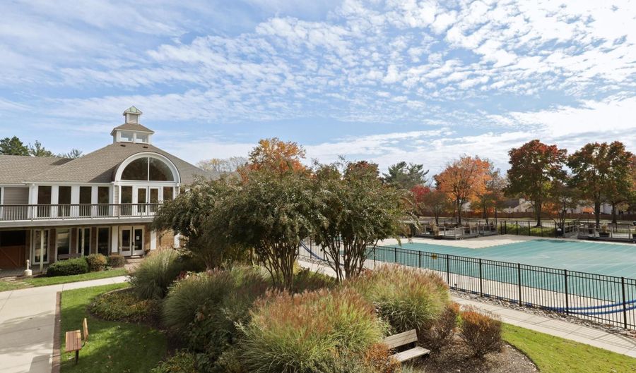 7441 HEATHERFIELD Ln, Alexandria, VA 22315 - 3 Beds, 4 Bath