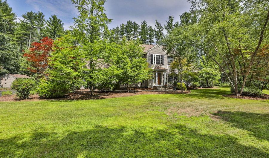5 Heron Marsh Ln, Brookline, NH 03033 - 4 Beds, 3 Bath