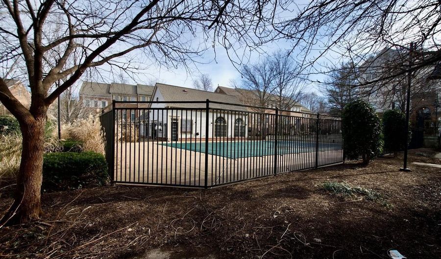 2324 HENSHAW Pl 3, Alexandria, VA 22311 - 1 Beds, 1 Bath