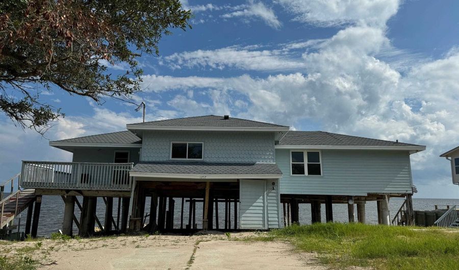 1257 Alligator Dr, Alligator Point, FL 32346 - 3 Beds, 3 Bath