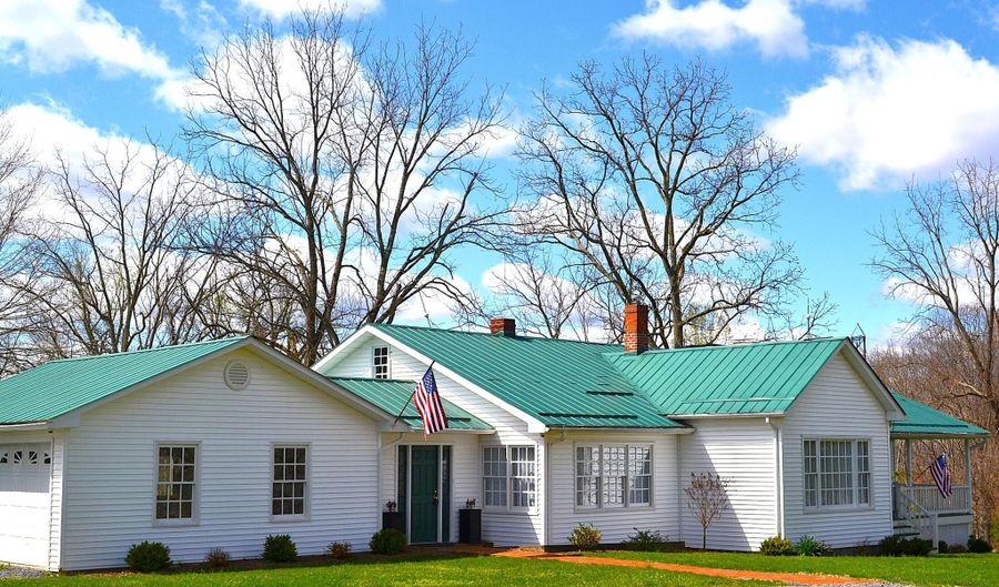 5557 Flat Mountain Rd, Alderson, WV 24910 - 3 Beds, 4 Bath