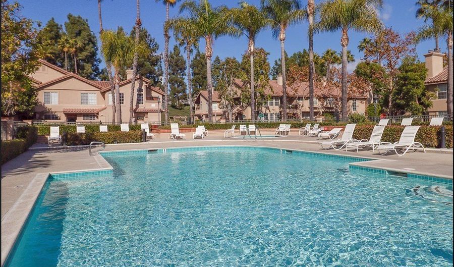 15 Destiny Way, Aliso Viejo, CA 92656 - 2 Beds, 3 Bath