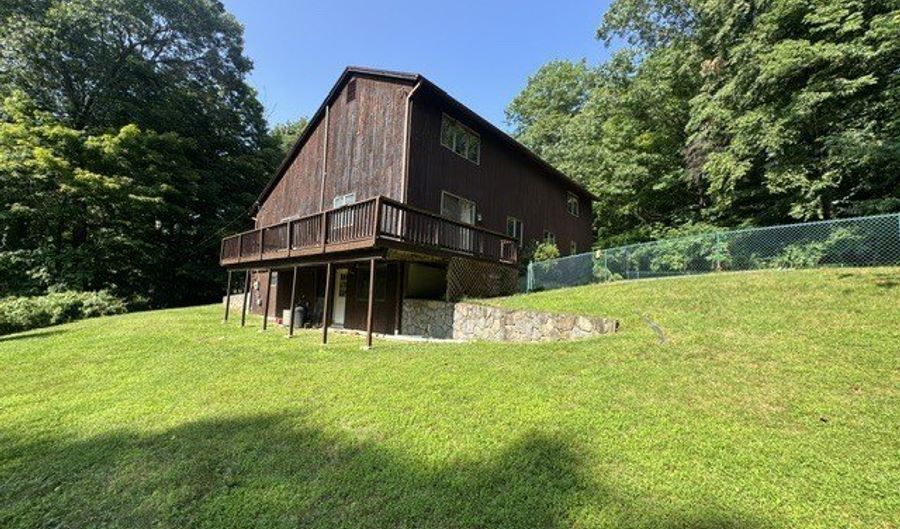 63 N Mountain Rd, Brookfield, CT 06804 - 4 Beds, 4 Bath