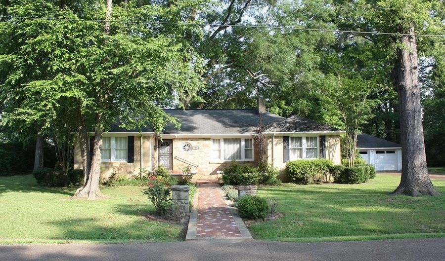 101 Ward Ave, Batesville, MS 38606 - 3 Beds, 2 Bath