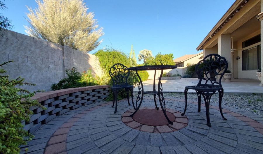 2466 W SHANNON St, Chandler, AZ 85224 - 4 Beds, 2 Bath