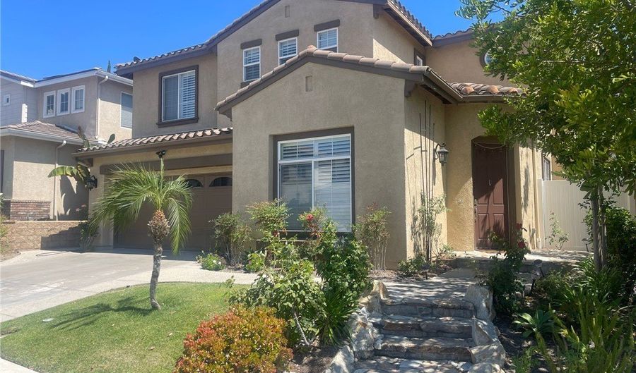8200 E Brookdale Ln, Anaheim, CA 92807 - 4 Beds, 4 Bath