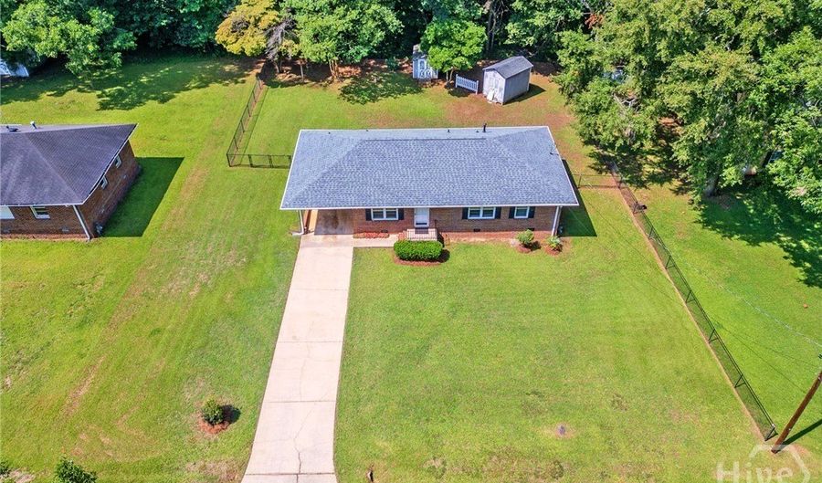 155 Freeman Cir, Athens, GA 30601 - 3 Beds, 1 Bath