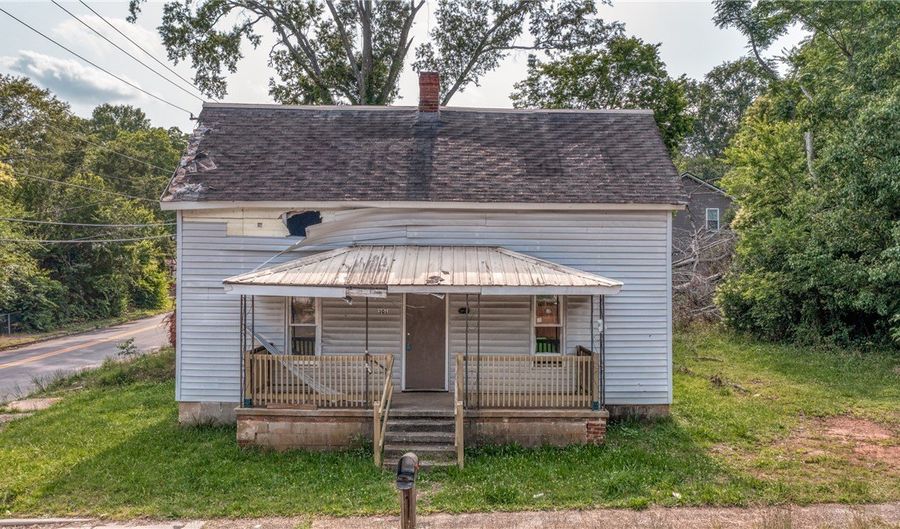 301 D St, Anderson, SC 29625 - 4 Beds, 1 Bath