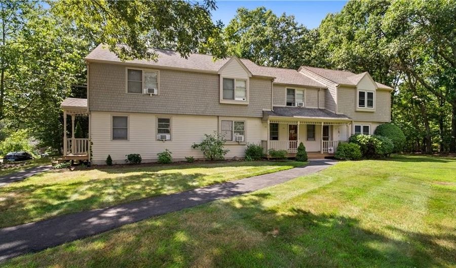 37 Niblick Cir, Coventry, RI 02816 - 2 Beds, 2 Bath
